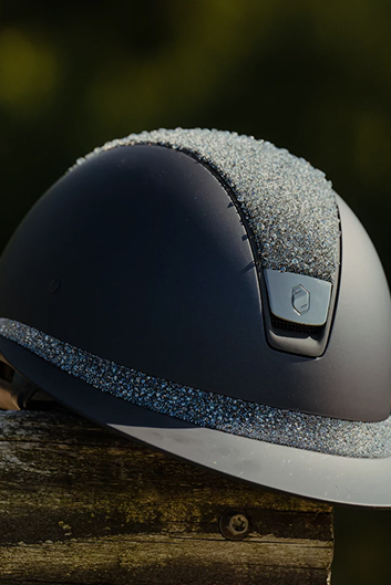 Reithelmberatung Header, Swarovski besetzter Samshield Helm